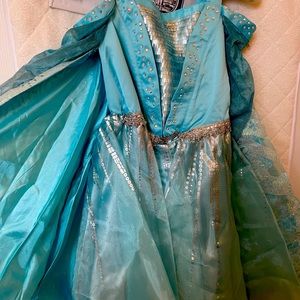 ❄️Gorgeous Elsa Dress! Be the Ice Queen of any castle! ❄️